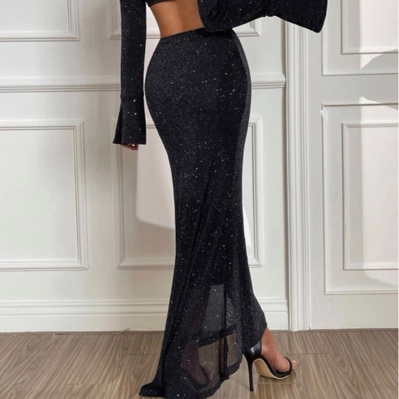 NEW!!! Dress High Neck Flounce
Sleeve Crop Top With Mermaid Skirt - Picture 3 of 5